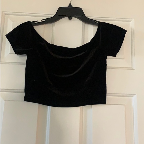Halter/crop top - Picture 1 of 1